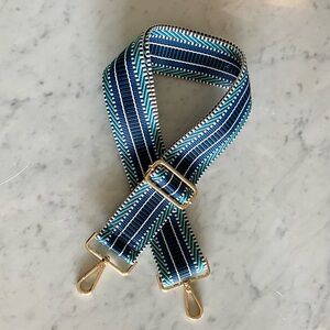 Stylish Blue and Green Crossbody Bag Strap